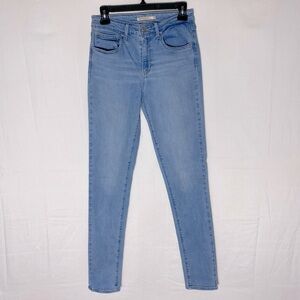 Levi’s 721 Light Wash High Rise Skinny Jeans 27